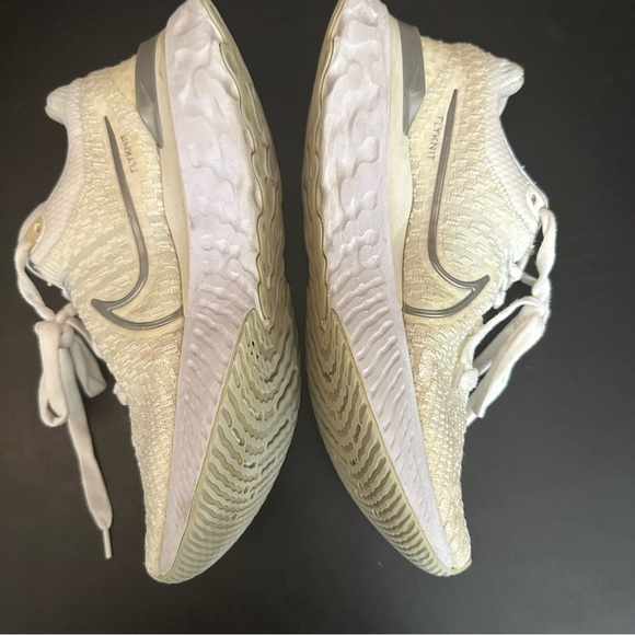 Nike Women's React Infinity Run Flyknit 3 White/Silver Running Shoes 8 Sneakers - Picture 9 of 11